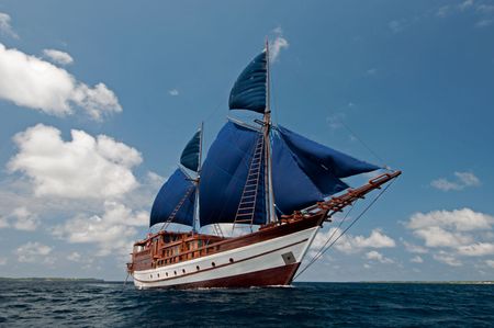 Phinisi boat for the best Komodo liveaboard travel package