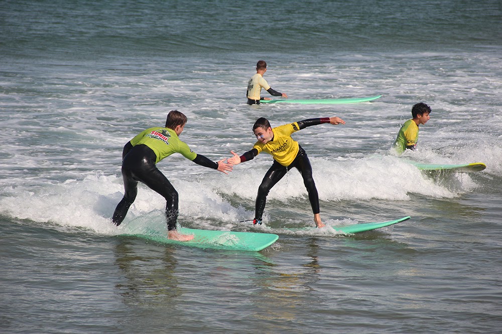 How to Keep Your Kids Fit During Surfing Lesson